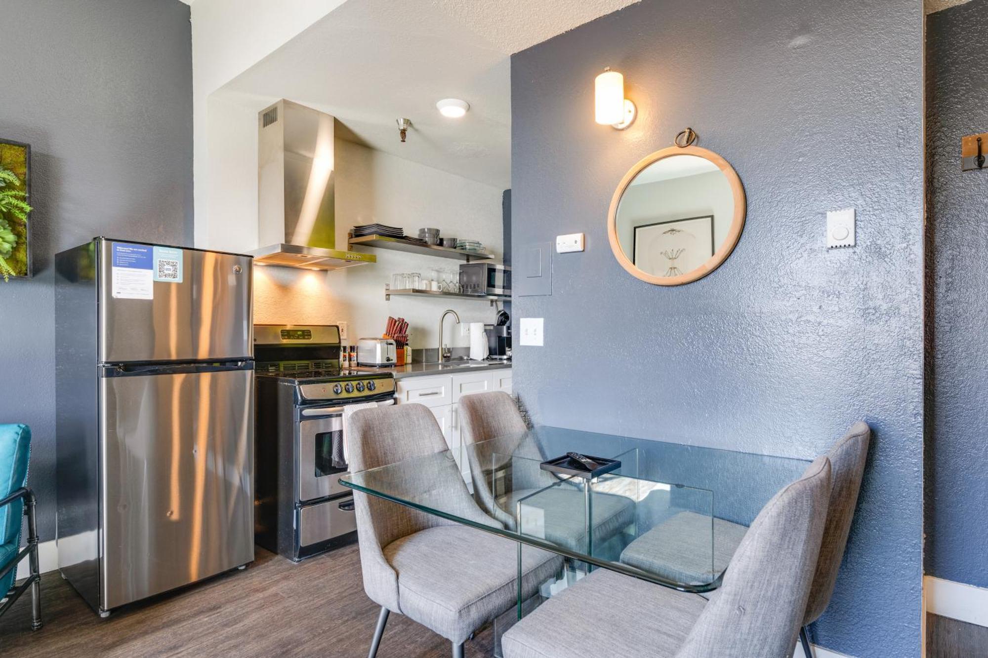 Oxford Apartment By At Mine Hospitality Seattle Ngoại thất bức ảnh