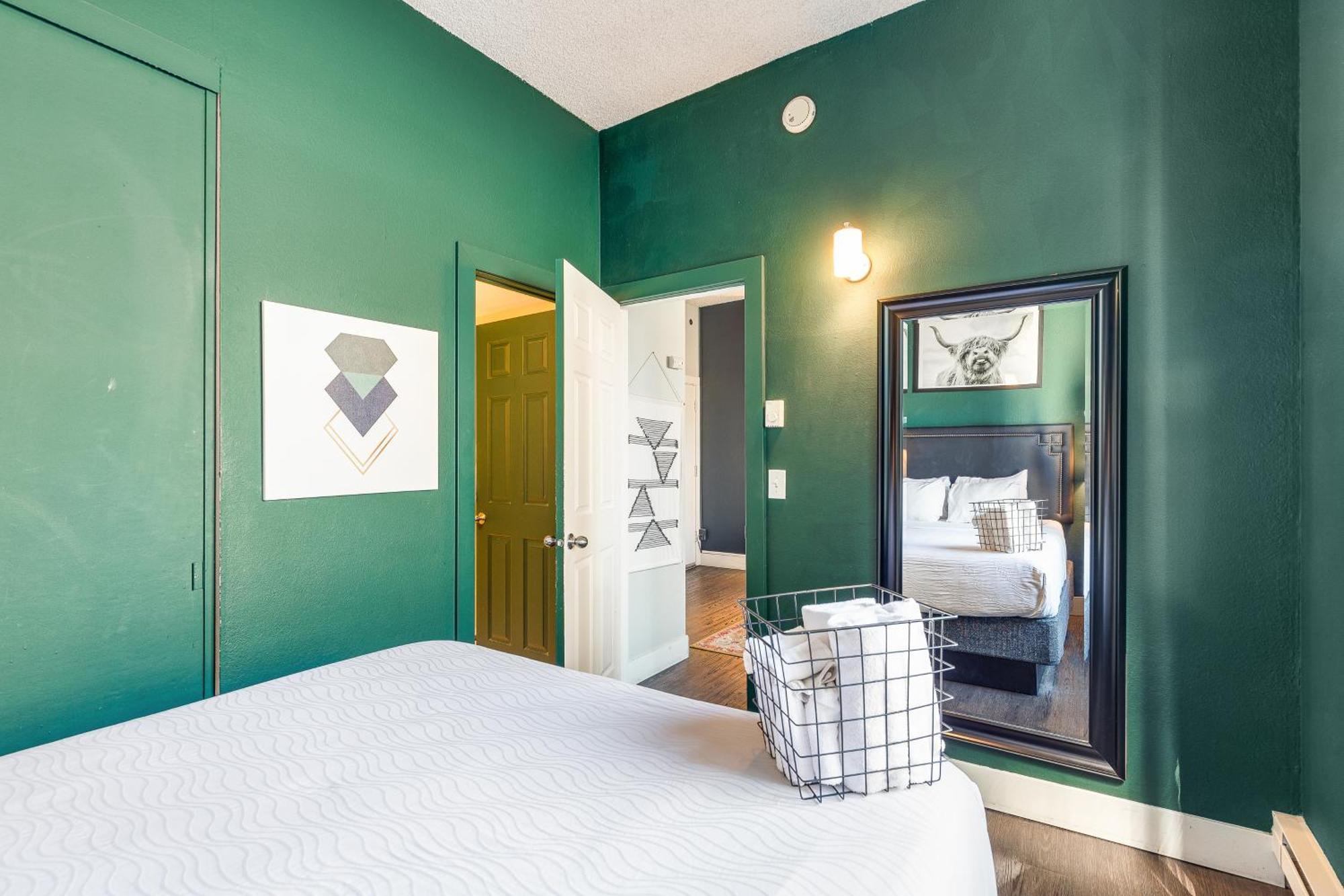 Oxford Apartment By At Mine Hospitality Seattle Ngoại thất bức ảnh