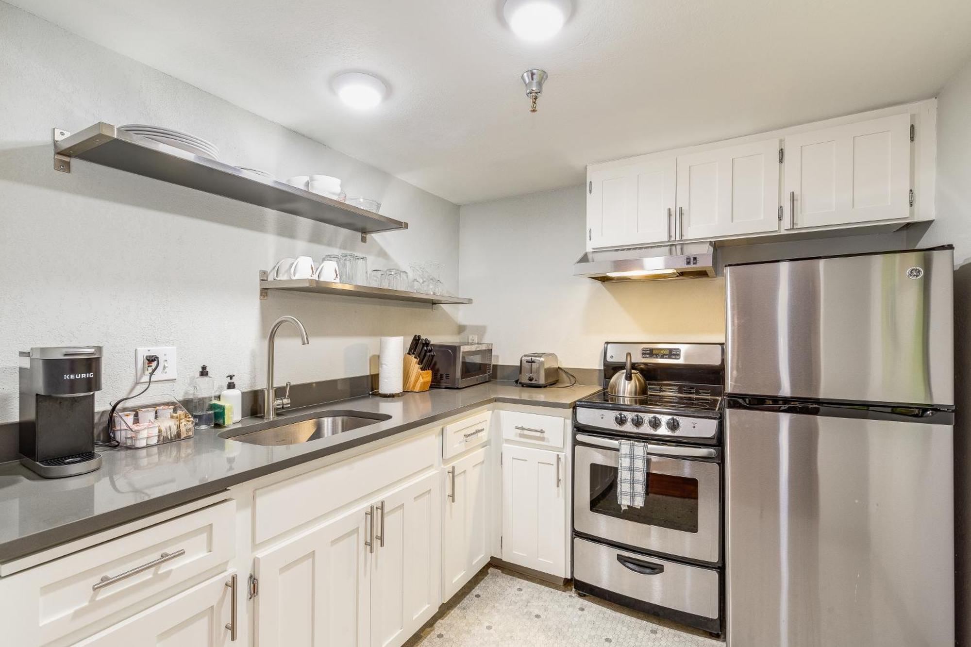 Oxford Apartment By At Mine Hospitality Seattle Ngoại thất bức ảnh